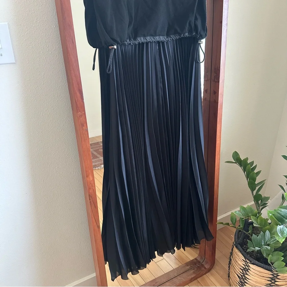 SACAI Satin Pleated T-Shirt Dress Black Women 4 Crewneck Short Sleeve Japan Midi - Picture 6 of 11